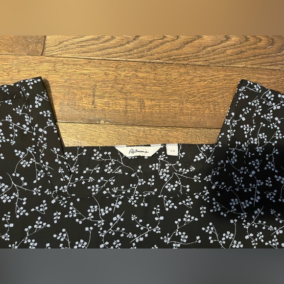 Small Reitman’s navy blue blouse - Picture 2 of 3